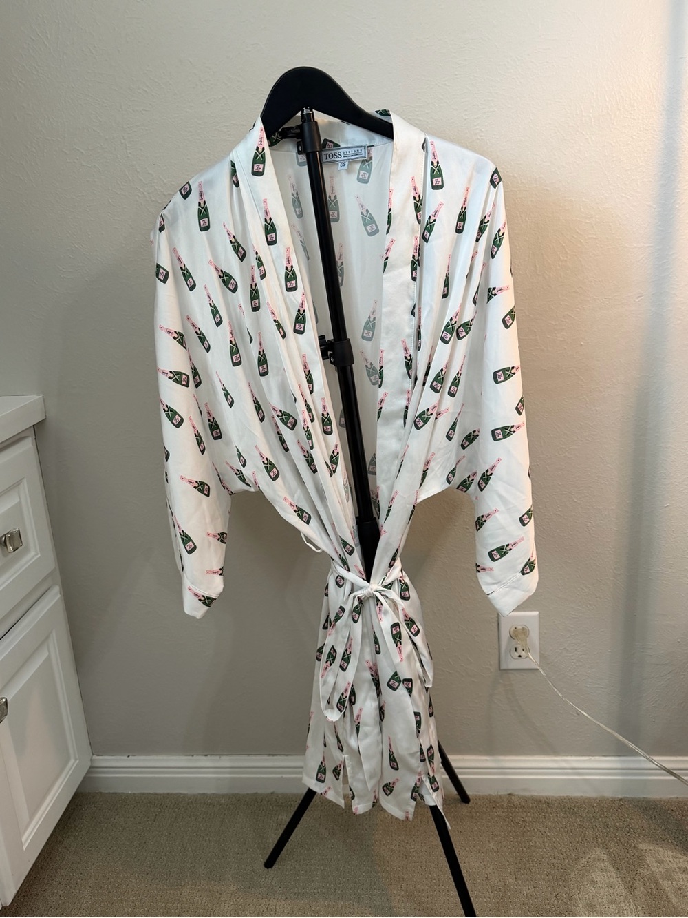Champagne-Print White Tie-Waist Robe